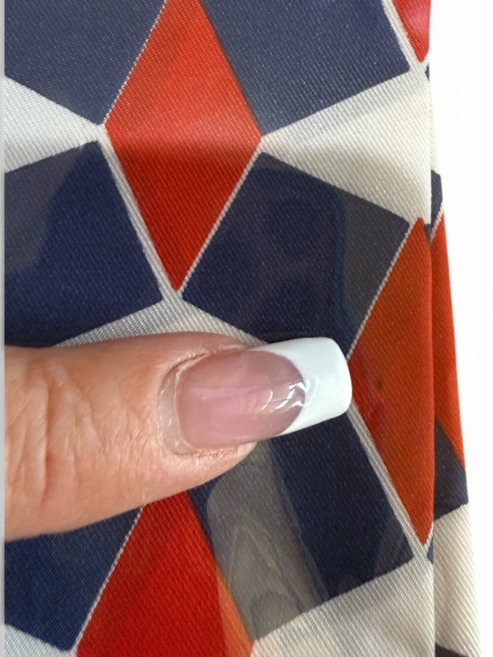 🐥 SOLD!!! 🐥 Red, White, and Blue Rectangular Geometric Scarf - Picture 5 of 5